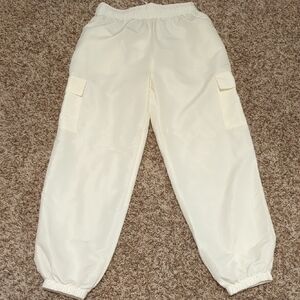 Forever 21 women's cream white lightweight high rise cargo style joggers